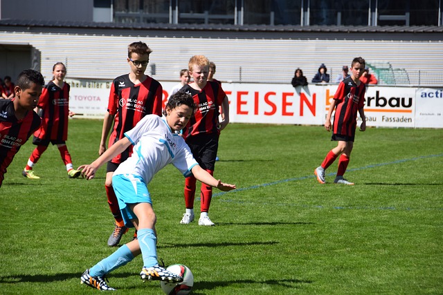 2.53米，麦克托米奈创下倒钩射门脚尖高度新的世界纪录